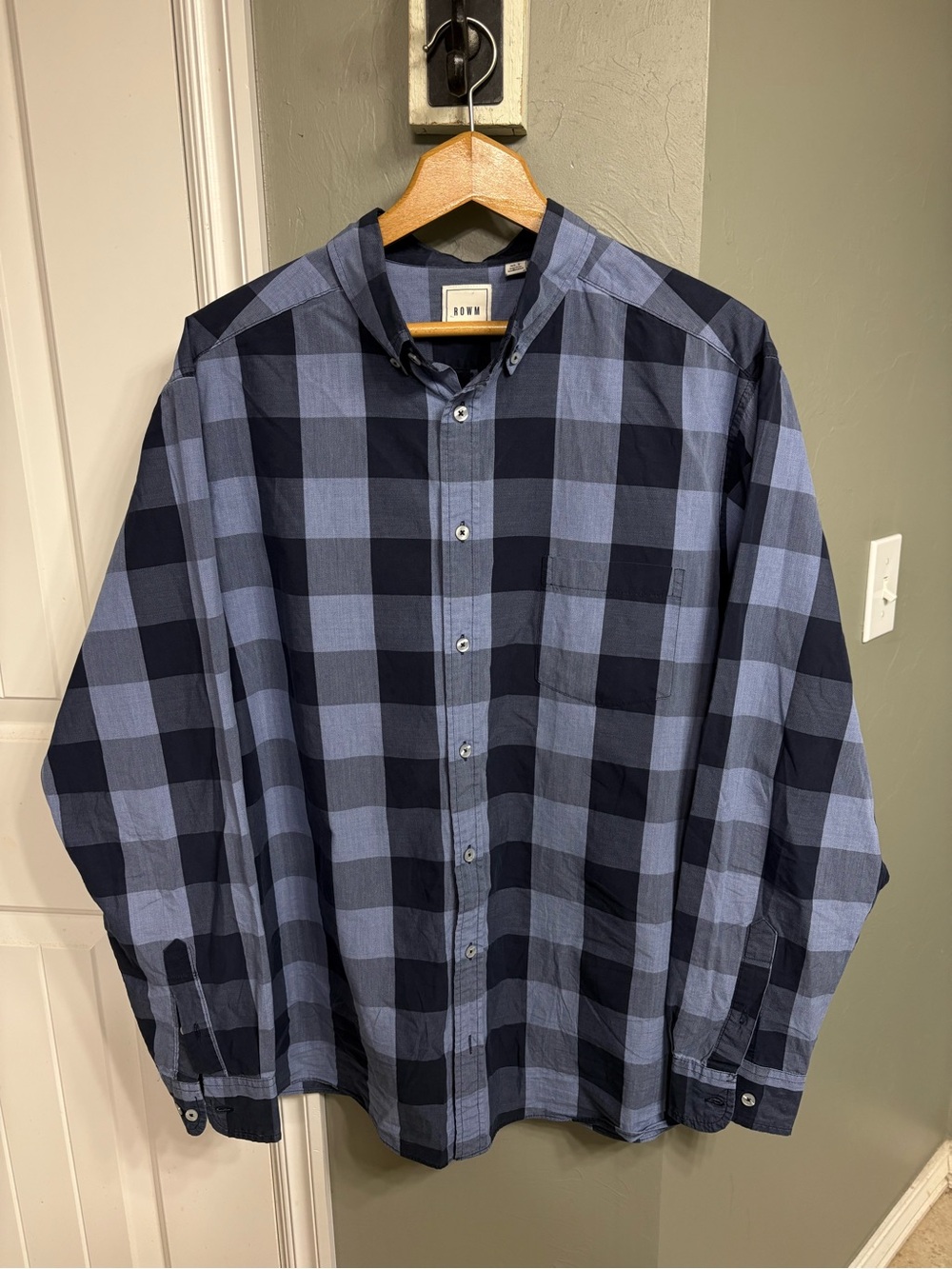 Roww Men's Navy & Light Blue Check Button-Down Shirt